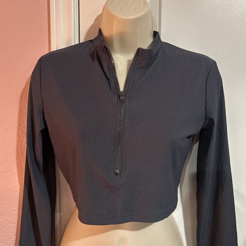Long Sleeve zipper front Crop top. Blue ribbed design. SHEIN brand size small.